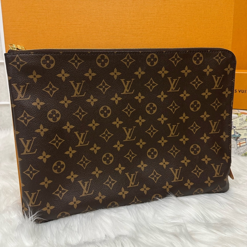 Louis Vuitton  Monogram Pouch✨ - Picture 8 of 11